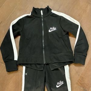Toddler Girls Nike Suit - Size 3-4 years